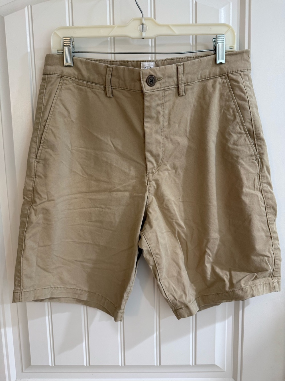 Gap Men's Khaki Casual Shorts - Classic Chino Style